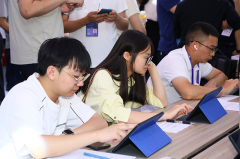 “人机协同”正加 